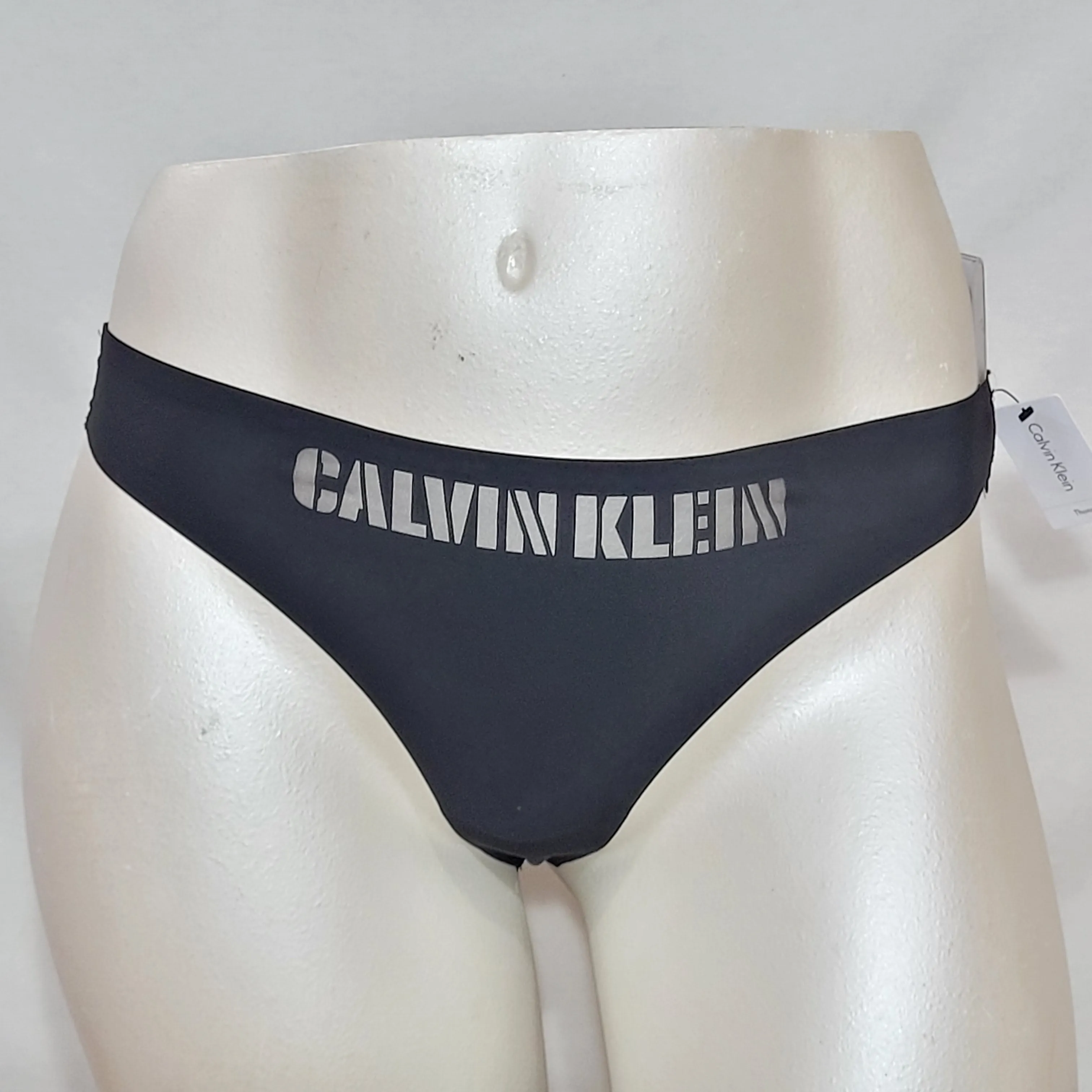 Calvin Klein QF4068 Logo-Waist Laser Thong SIZE MEDIUM Black NWT