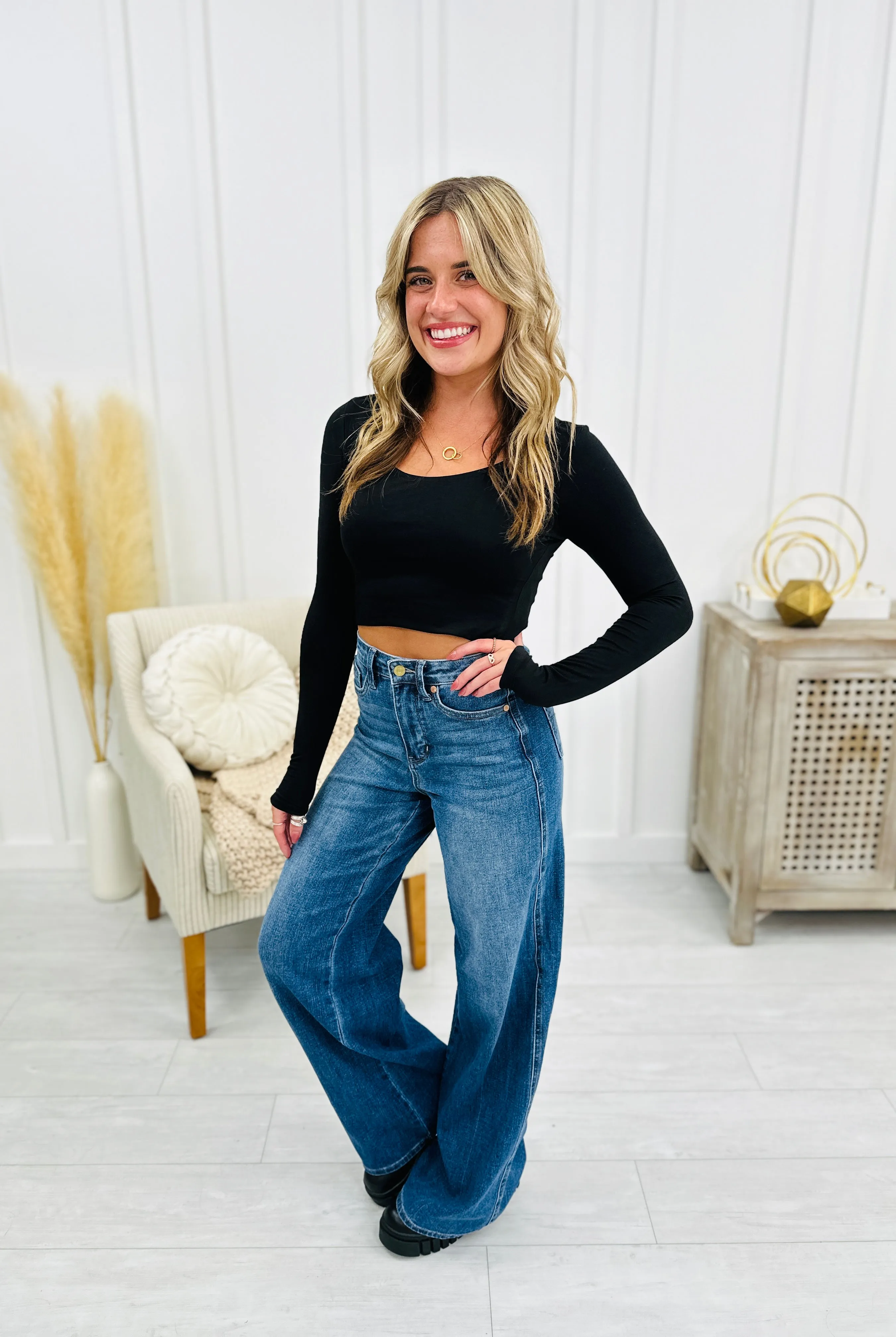 Judy Blue Far Out Wide Leg Tummy Control Jeans in Reg/Curvy