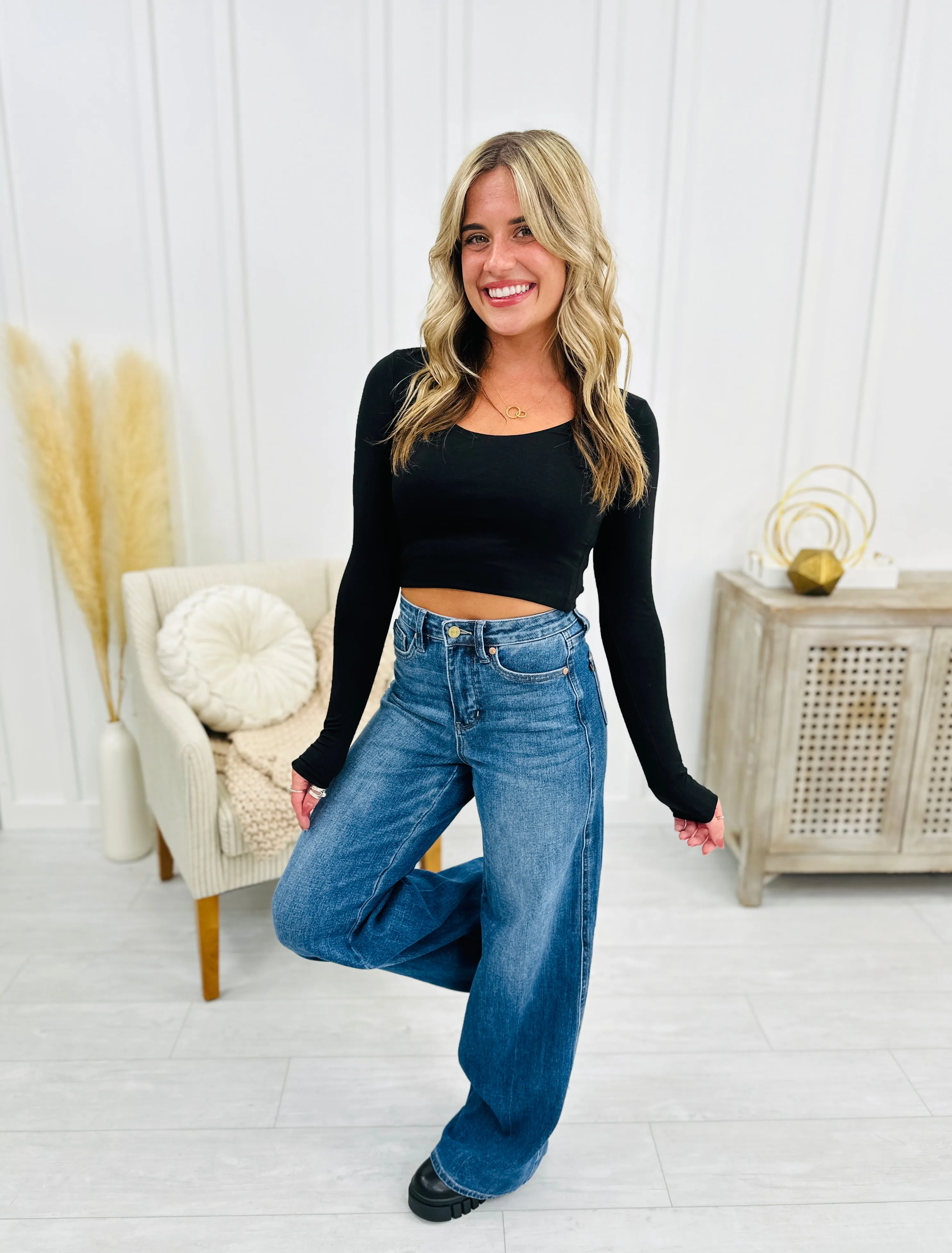 Judy Blue Far Out Wide Leg Tummy Control Jeans in Reg/Curvy