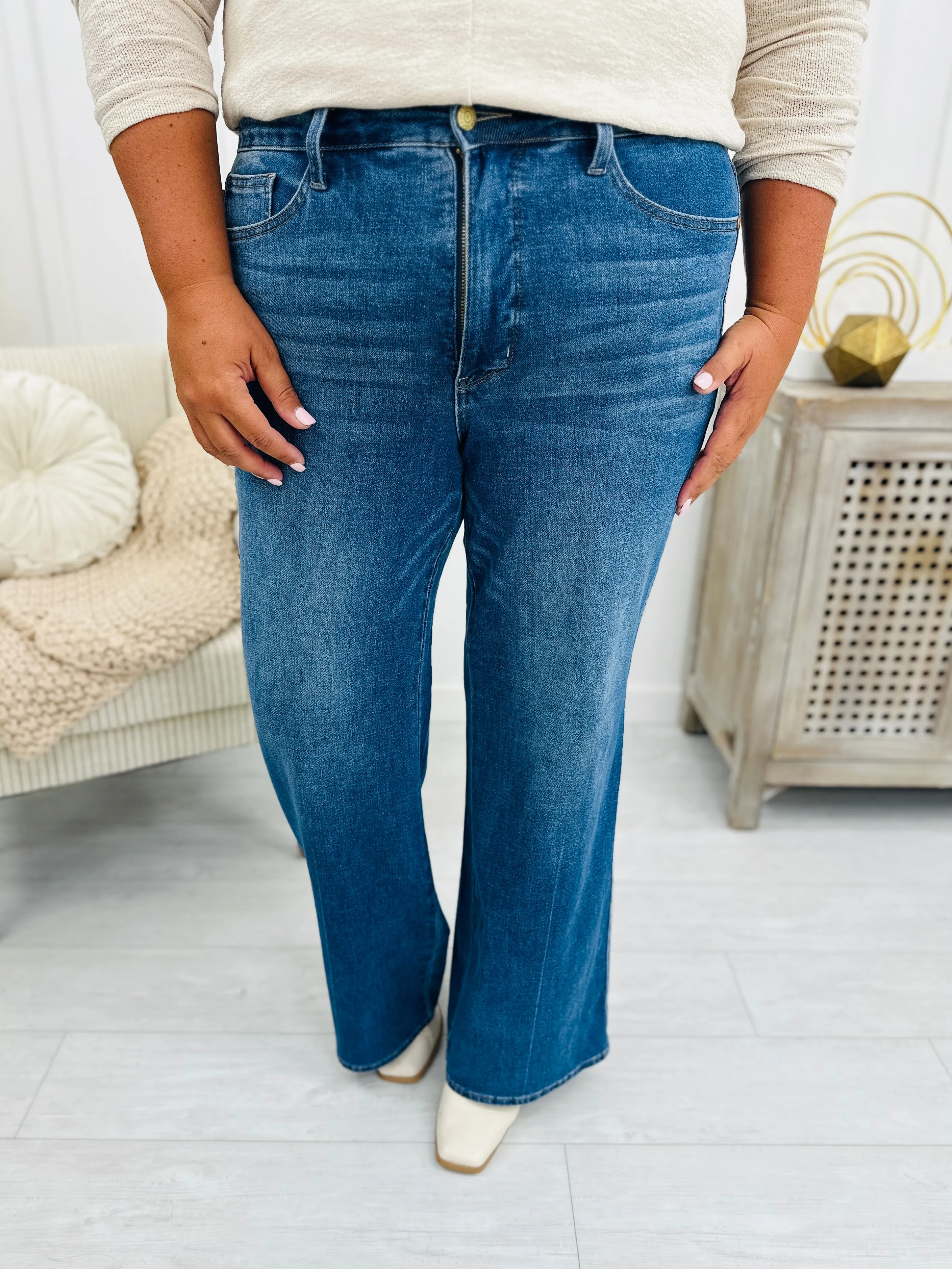 Judy Blue Far Out Wide Leg Tummy Control Jeans in Reg/Curvy