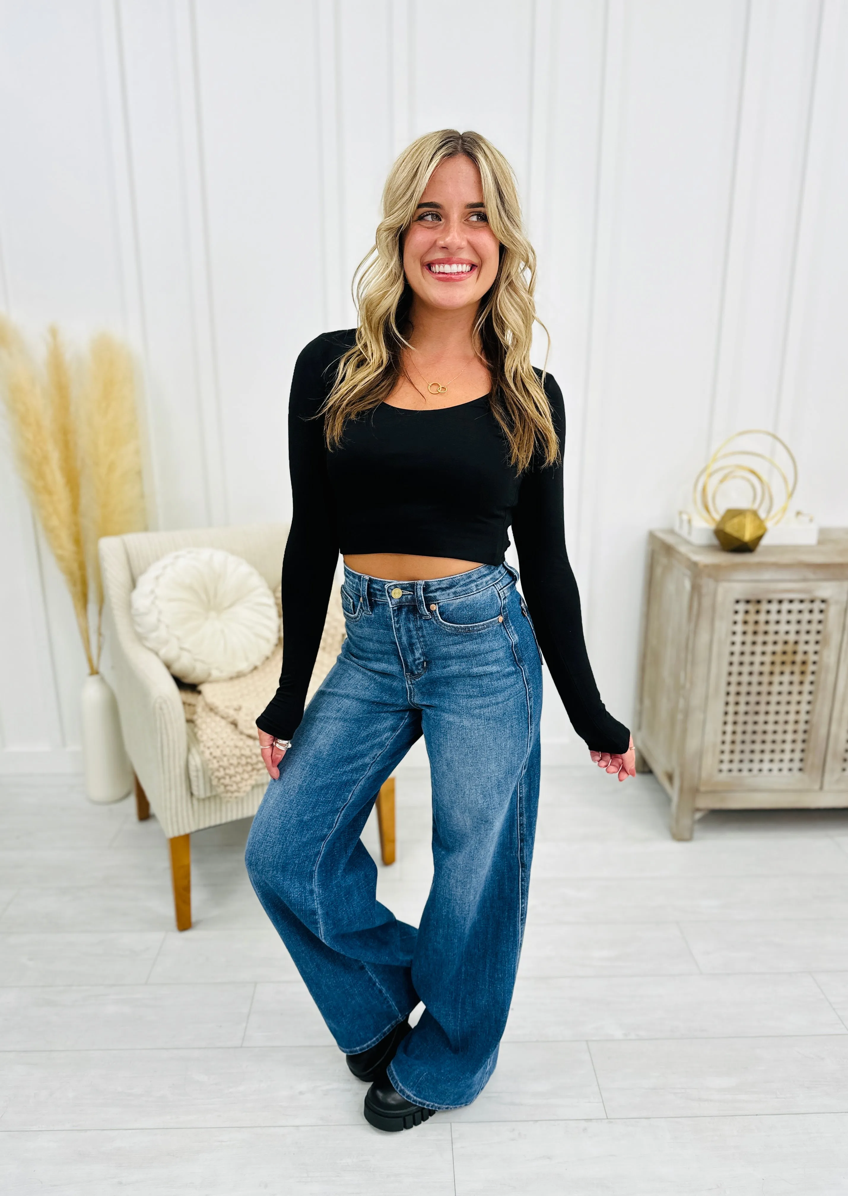 Judy Blue Far Out Wide Leg Tummy Control Jeans in Reg/Curvy